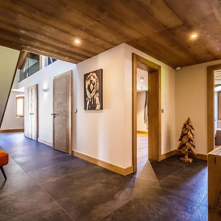 Apartment In Out Le Moulin Charming Duplex Just 50 M From Princesse Gondola Megeve